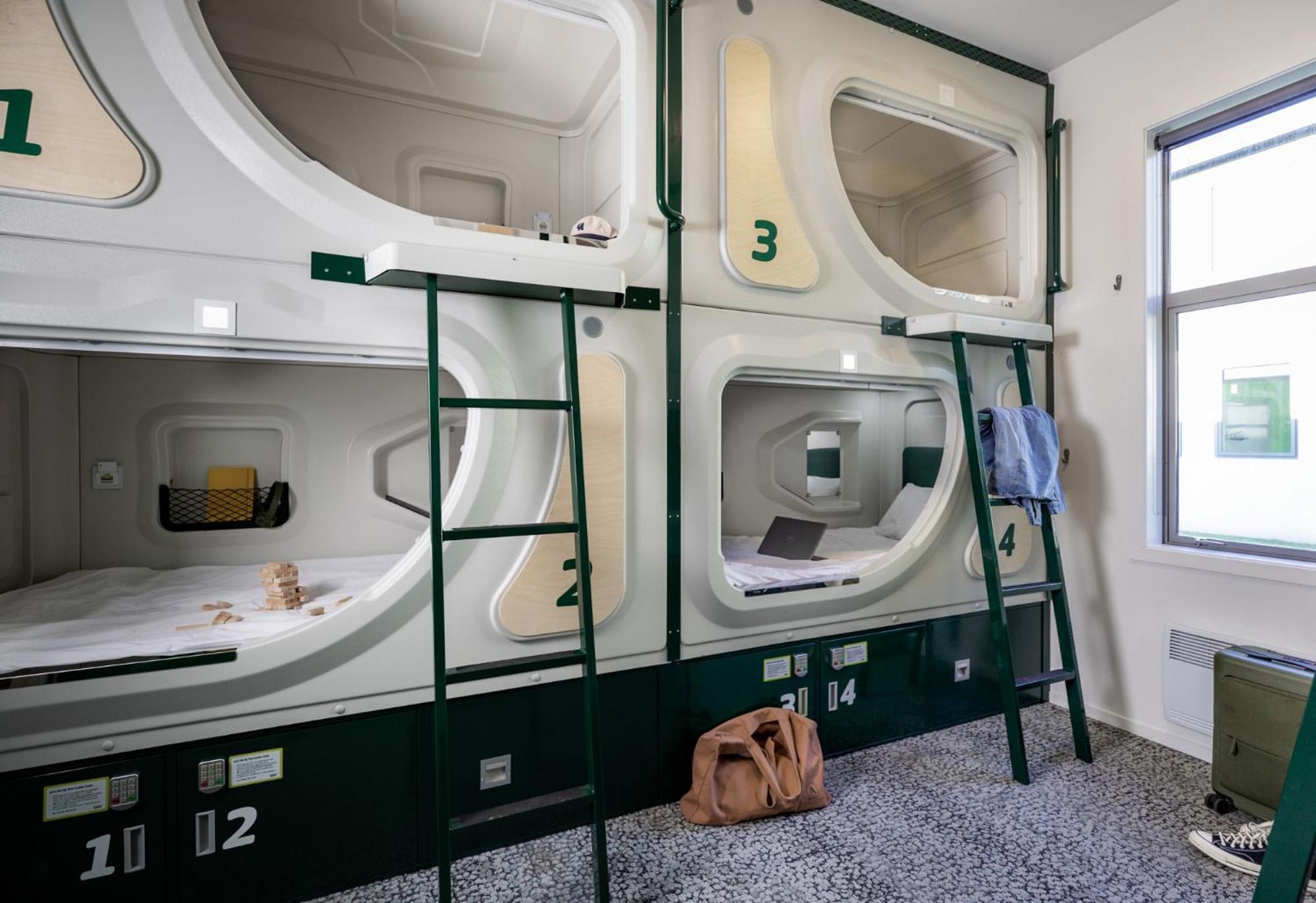 Jucy Snooze Hostel